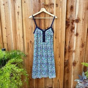 🌿 Blue Floral Satin and Chiffon Button Front Knee-Length Dress 🌿